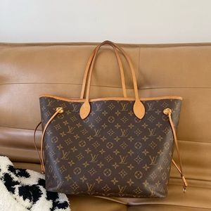 Louis Vuitton Monogram Neverfull MM purse